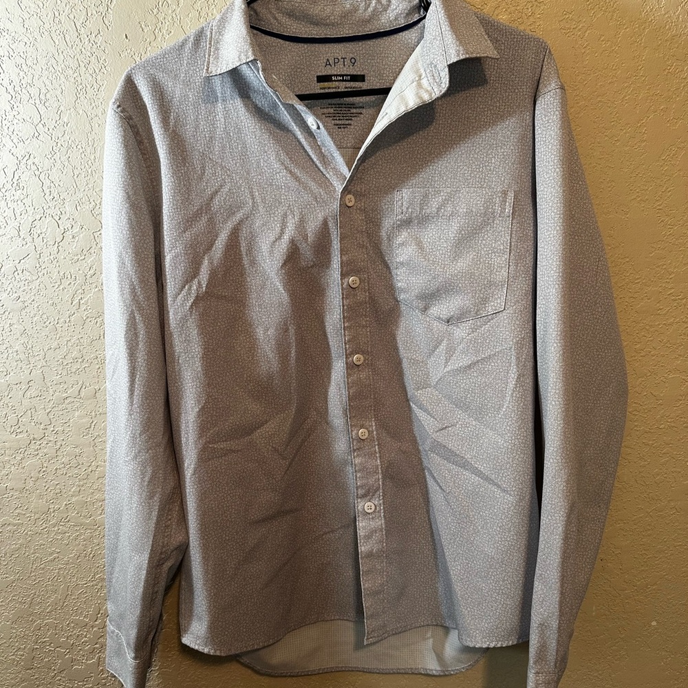 NWOT Men’s APT 9 Button Up Dress Shirt